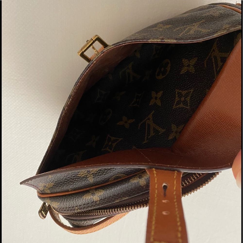 Louis Vuitton Monogram Jeune Fille Crossbody - Picture 13 of 16
